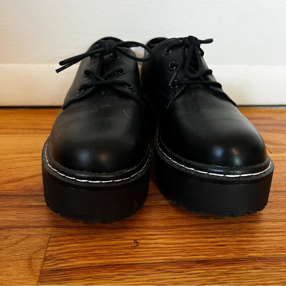 Wild Pair Oxfords size 7 Women’s